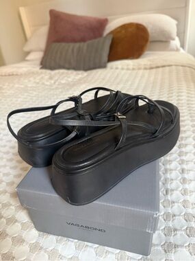 Vagabond Black Leather Platform Strappy Sandals